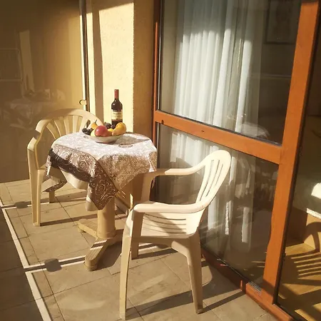 Private Studio, South Beaсh, Nessebar, Larisa נסבר